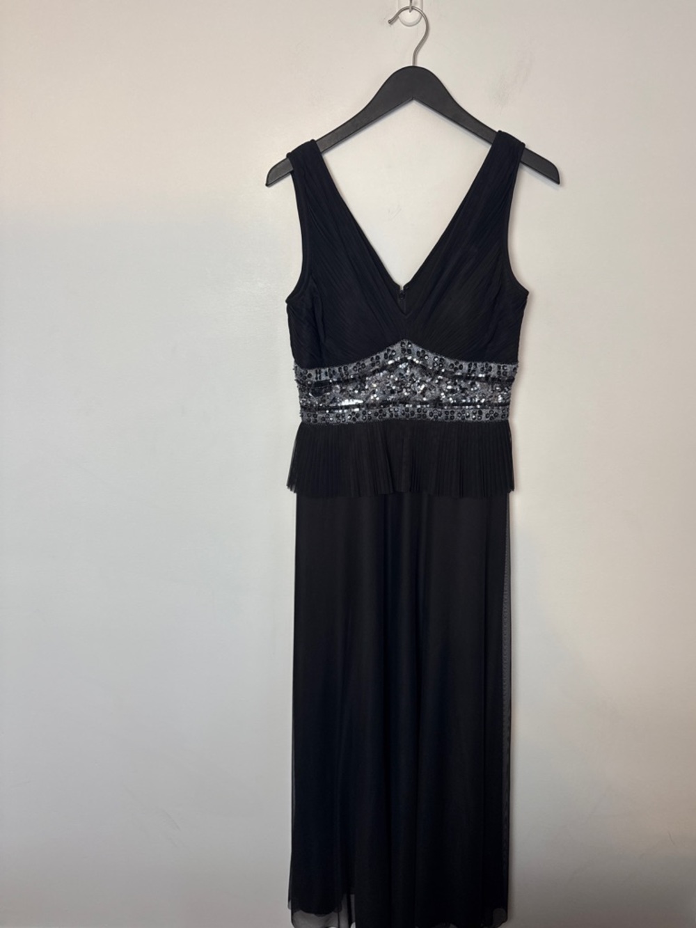 JS COLLECTION - Black Sequin/jewel Embellished V-neck Gown. Pleated peplum. 12 - Picture 8 of 9
